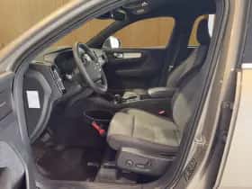 Volvo XC40 (2022) thumbnail 7