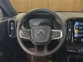Volvo XC40 (2022) thumbnail 9