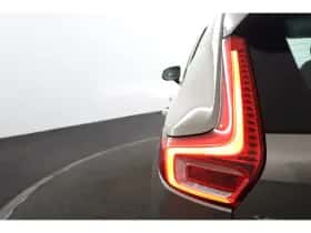 Volvo XC40 (2022) thumbnail 5
