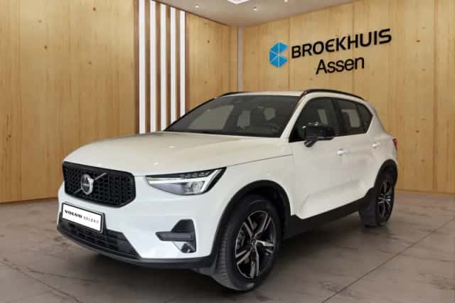 Volvo XC40 (2024) thumbnail 1