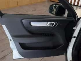 Volvo XC40 (2024) thumbnail 16