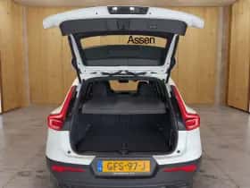 Volvo XC40 (2024) thumbnail 18