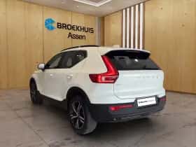 Volvo XC40 (2024) thumbnail 3