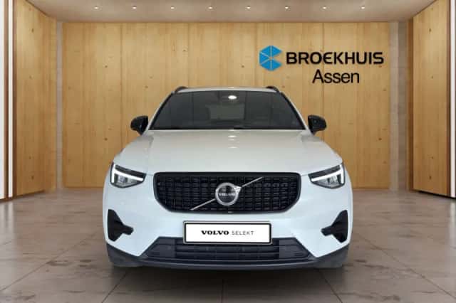 Volvo XC40 (2024) thumbnail 5
