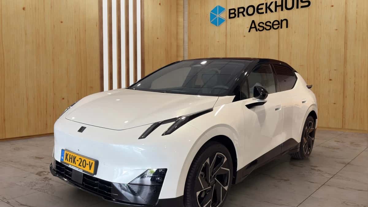 Lynk & Co 02 (2026) — foto 1