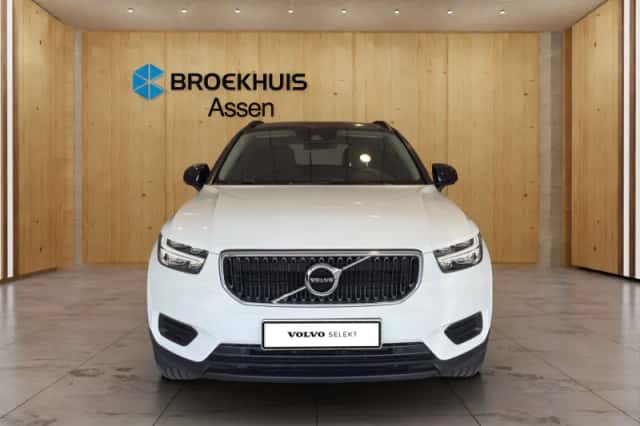 Volvo XC40 (2021) thumbnail 2