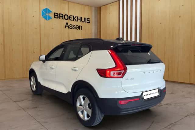 Volvo XC40 (2021) thumbnail 3