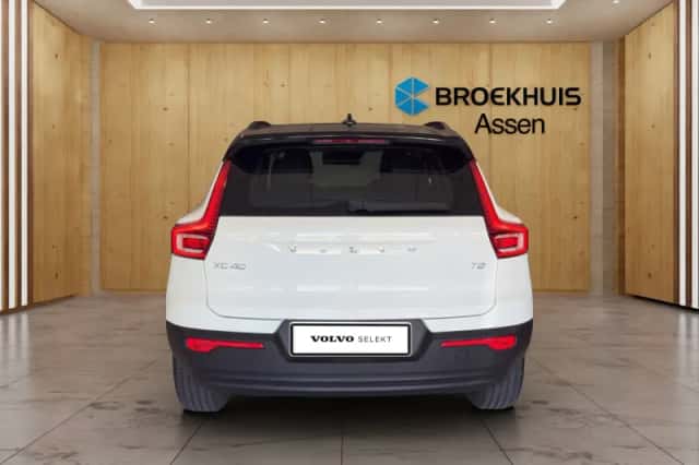 Volvo XC40 (2021) thumbnail 4