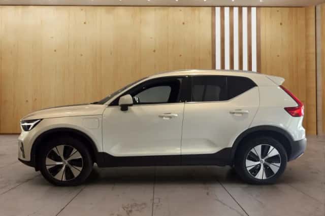Volvo XC40 (2023) thumbnail 5