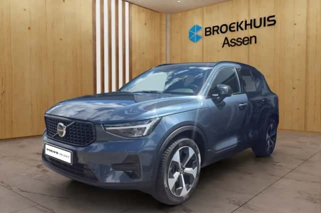 Volvo XC40 (2025) thumbnail 1