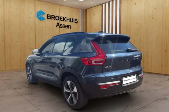 Volvo XC40 (2025) thumbnail 3