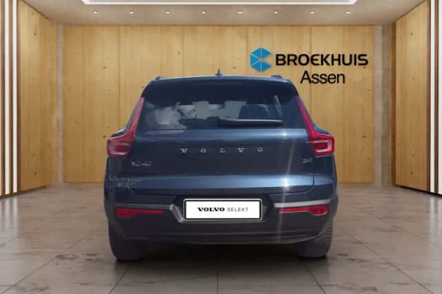 Volvo XC40 (2025) thumbnail 4