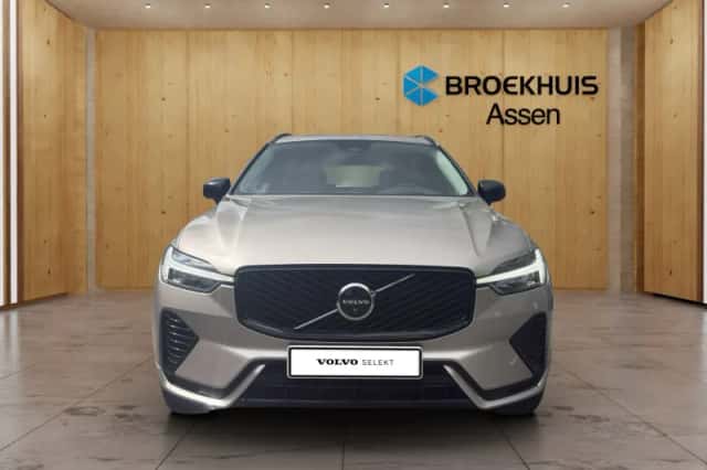 Volvo XC60 (2025) thumbnail 2