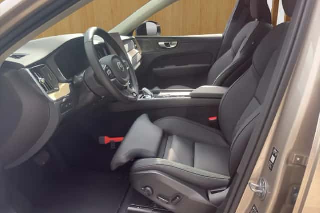 Volvo XC60 (2025) thumbnail 6