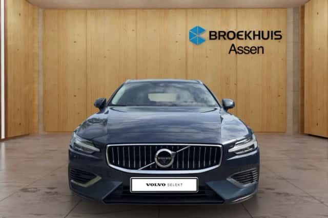 Volvo V60 (2021) thumbnail 2