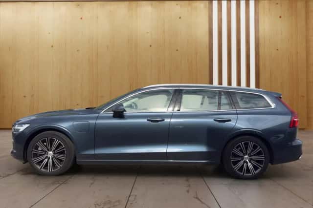 Volvo V60 (2021) thumbnail 5