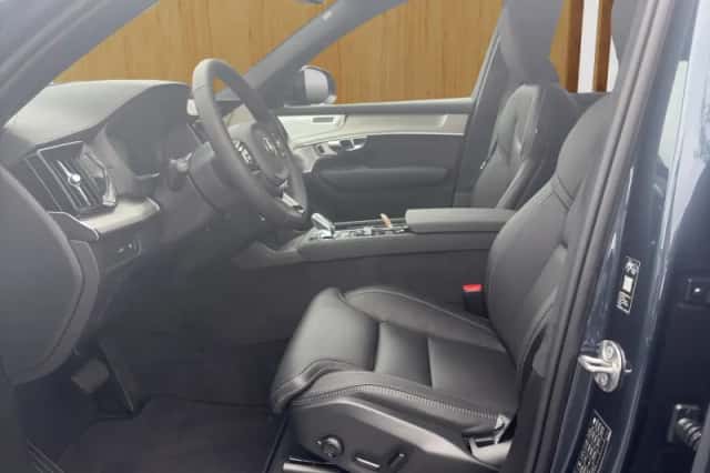 Volvo XC90 (2026) thumbnail 6