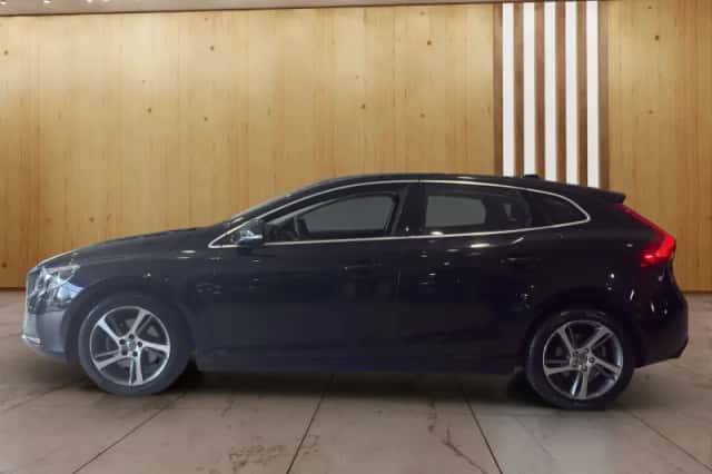 Volvo V40 (2015) thumbnail 5