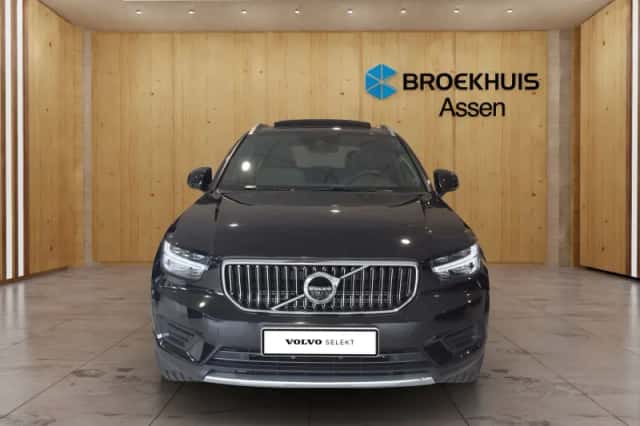 Volvo XC40 (2021) thumbnail 2