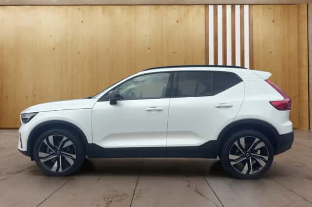 Volvo XC40 (2023) thumbnail 5