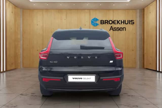Volvo XC40 (2022) thumbnail 4