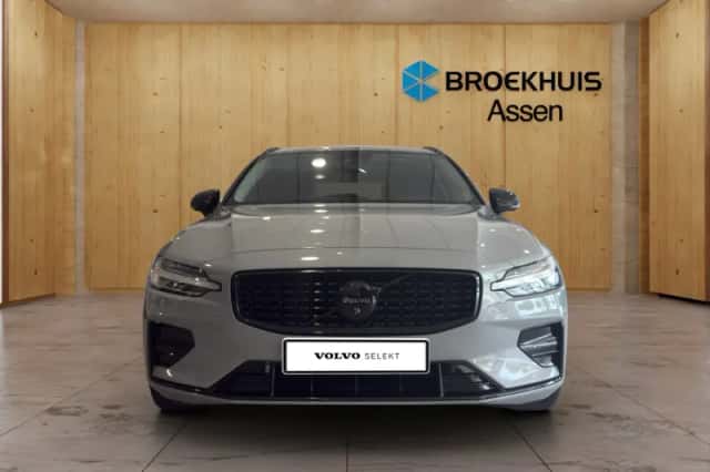 Volvo V60 (2024) thumbnail 2