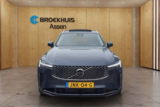 Volvo XC90 (2025) thumbnail 2