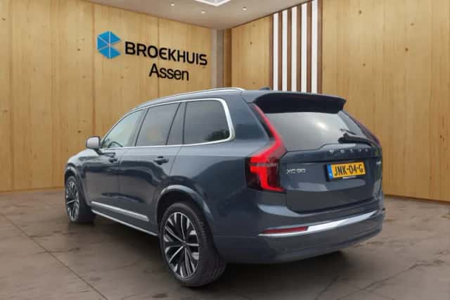 Volvo XC90 (2025) thumbnail 3