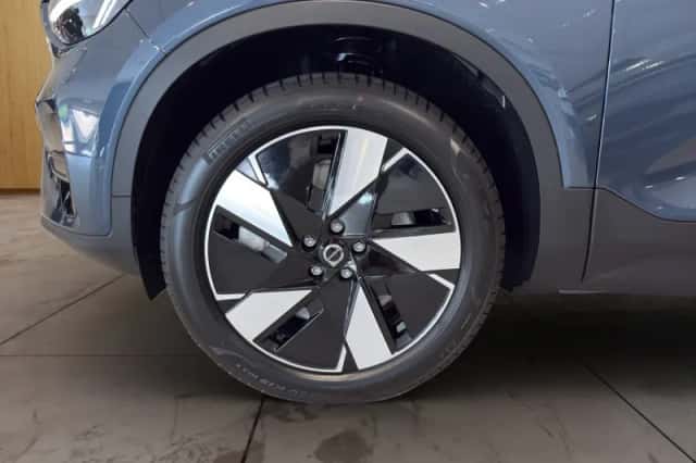 Volvo EX40 (2026) thumbnail 6