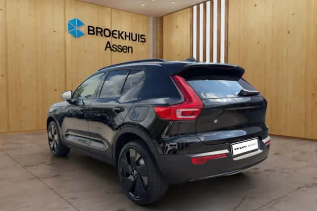 Volvo EX40 (2026) thumbnail 3