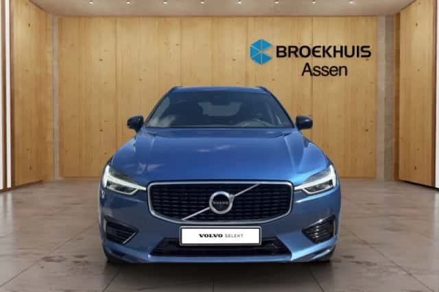 Volvo XC60 (2019) thumbnail 2