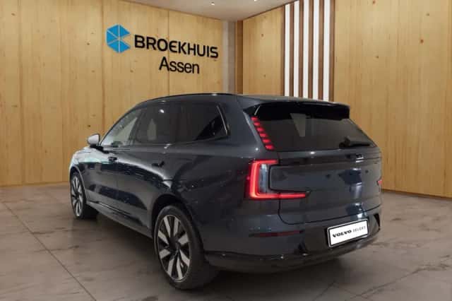 Volvo EX90 (2025) thumbnail 3
