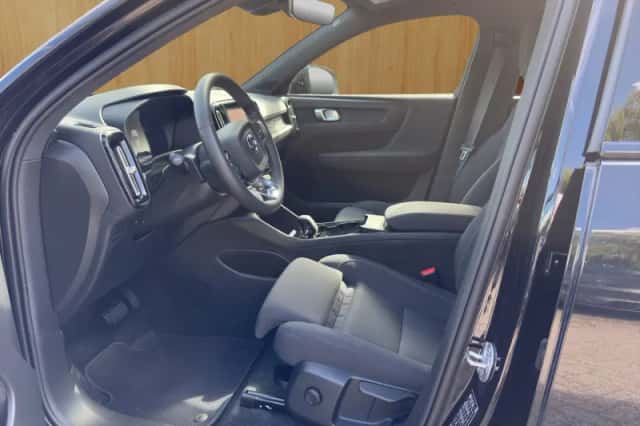 Volvo XC40 (2023) thumbnail 6