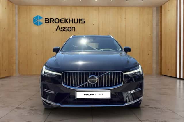 Volvo XC60 (2021) thumbnail 2