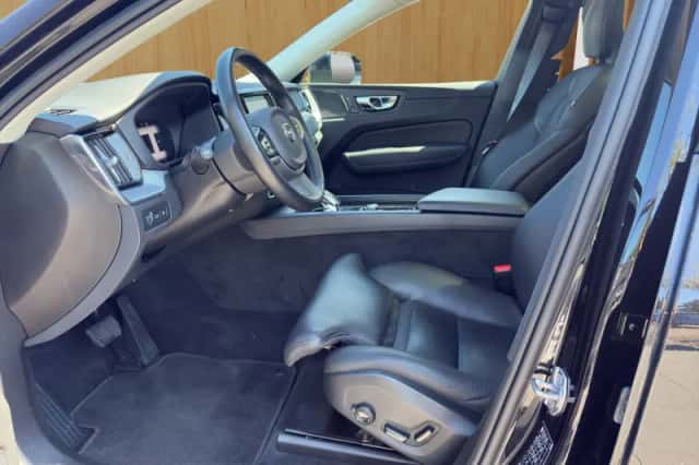 Volvo XC60 (2021) thumbnail 6