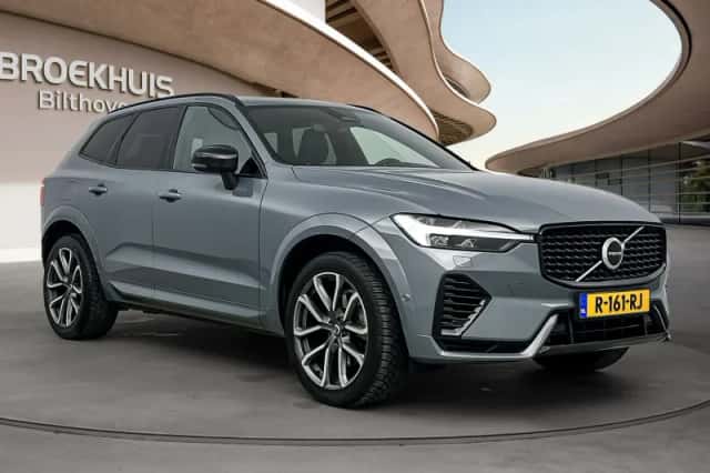 Volvo XC60 (2022) thumbnail 3