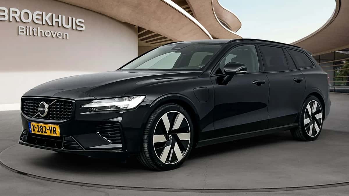 Volvo V60 (2024) — foto 1