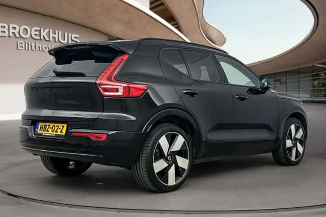Volvo EX40 (2025) thumbnail 5