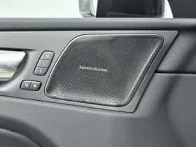 Volvo XC60 (2024) thumbnail 21