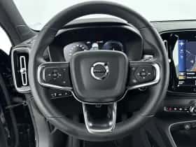 Volvo XC40 (2023) thumbnail 11