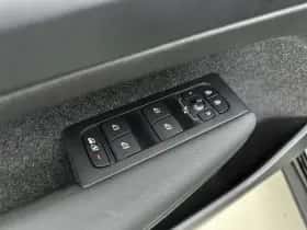 Volvo XC40 (2023) thumbnail 23