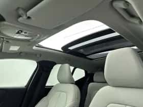 Volvo XC40 (2025) thumbnail 12