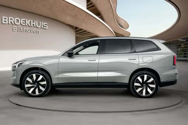 Volvo EX90 (2025) thumbnail 2