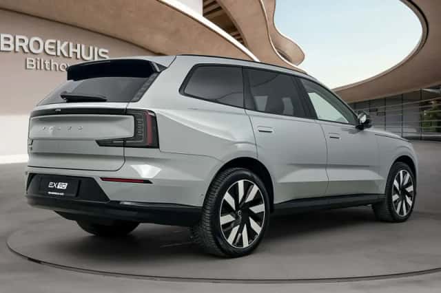 Volvo EX90 (2025) thumbnail 4