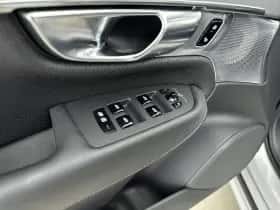 Volvo XC90 (2024) thumbnail 28