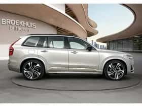Volvo XC90 (2024) thumbnail 9