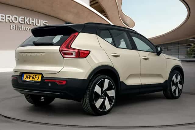 Volvo EX40 (2025) thumbnail 5