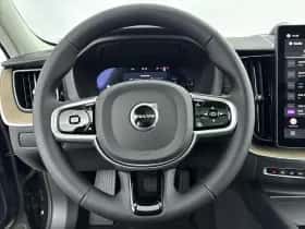 Volvo XC60 (2025) thumbnail 10