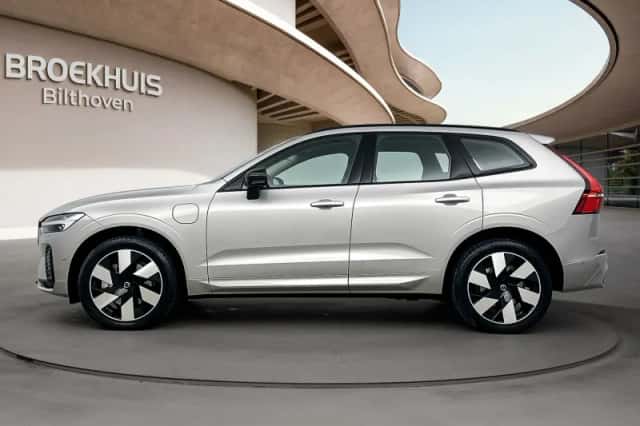 Volvo XC60 (2025) thumbnail 2