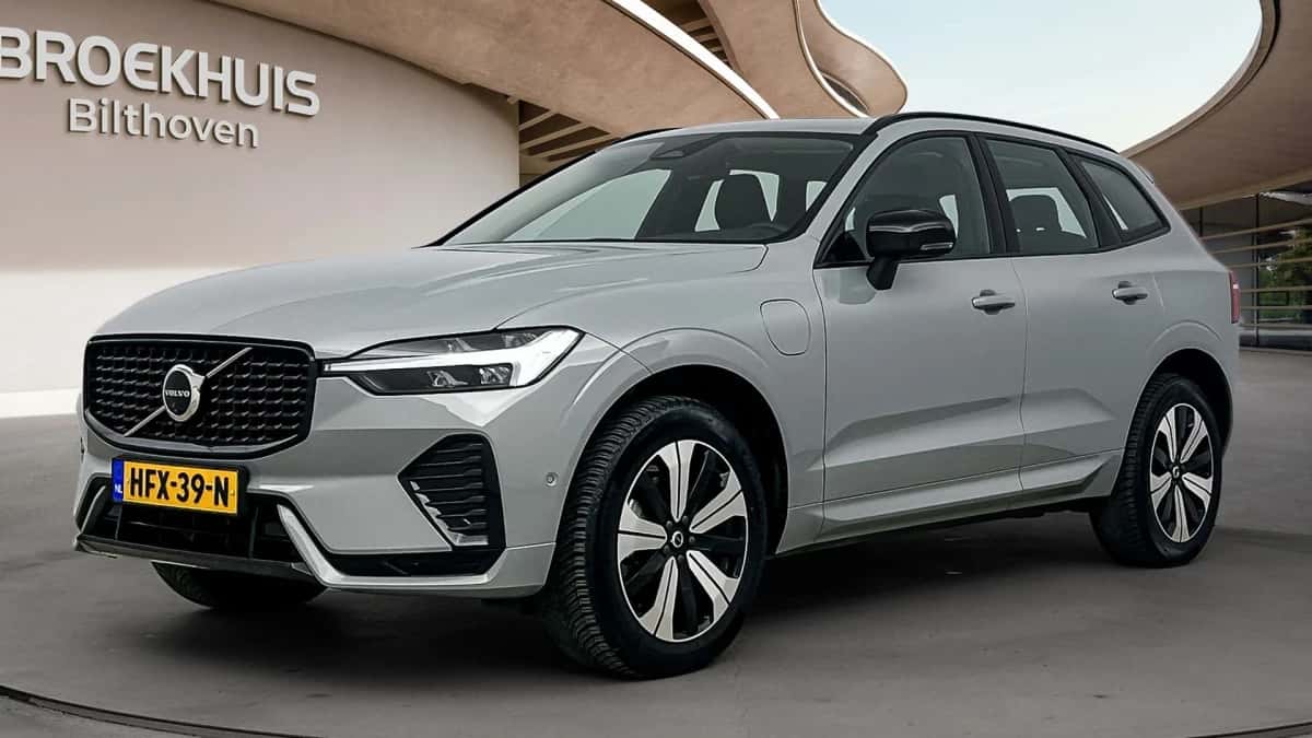 Volvo XC60 (2025) — foto 1